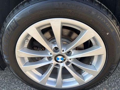 Used 2017 BMW 320i xDrive Sedan image 9