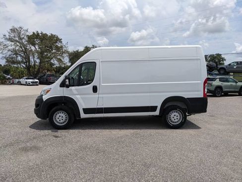 Used 2024 RAM ProMaster 2500 w/ Convenience Group FWD image 7