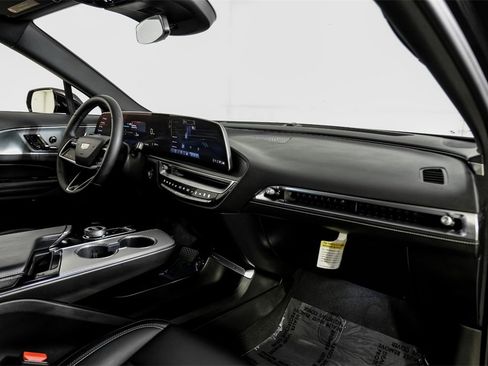 Used 2024 Cadillac Lyriq Tech image 12