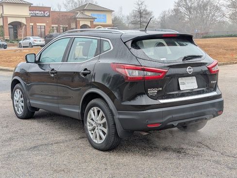 Used 2022 Nissan Rogue Sport SV w/ Technology Package image 11