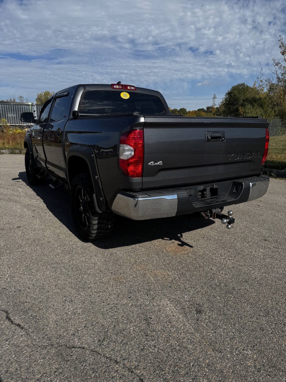 Used 2020 Toyota Tundra SR5 w/ SR5 Upgrade Package AWD/4WD image 3