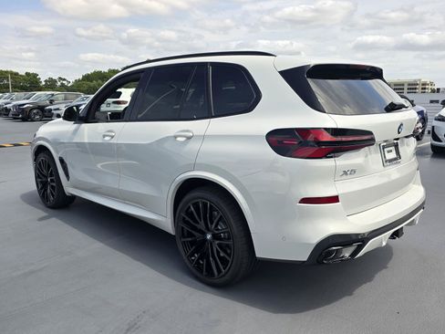 New 2026 BMW X5 xDrive40i w/ M Sport Package AWD/4WD image 7
