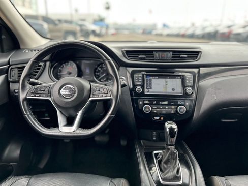 Used 2018 Nissan Rogue Sport SL w/ SL Premium Package image 17