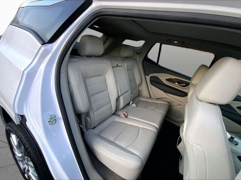 Used 2022 GMC Terrain Denali w/ Denali Premium Package AWD/4WD image 19