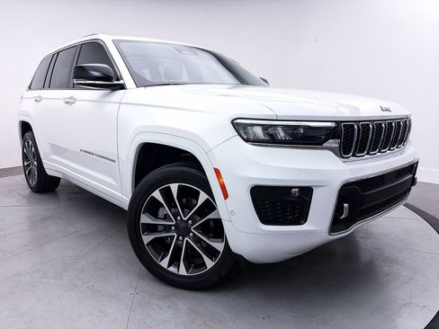 Used 2023 Jeep Grand Cherokee Overland AWD/4WD image 16