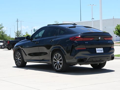 Used 2022 BMW X6 M50i AWD/4WD image 7