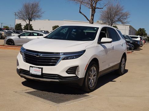 Used 2022 Chevrolet Equinox LT image 1