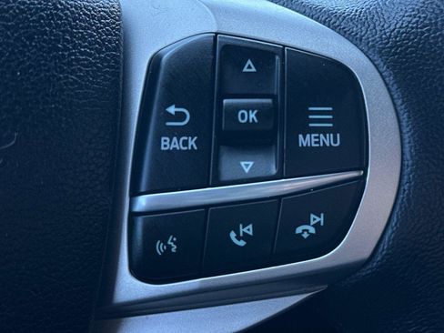 Used 2020 Ford Explorer XLT image 28