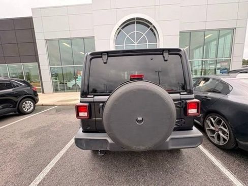 Used 2022 Jeep Wrangler Unlimited Sport w/ Sun And Sound Package AWD/4WD image 14