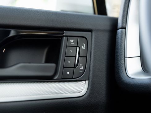 New 2026 Porsche Cayenne AWD/4WD image 19