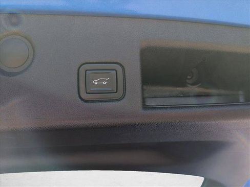 Certified 2024 Chevrolet Equinox RS FWD image 11