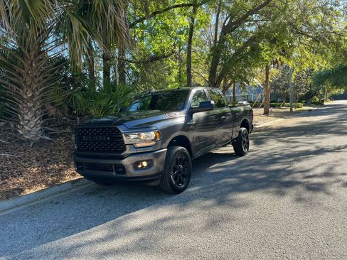 Used 2022 RAM 2500 Big Horn w/ Level C Equiment Group AWD/4WD image 9