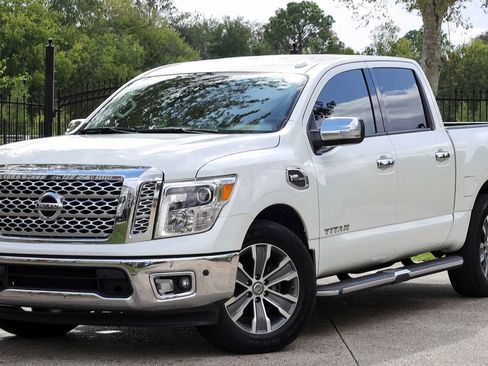 Used 2017 Nissan Titan SL RWD image 1