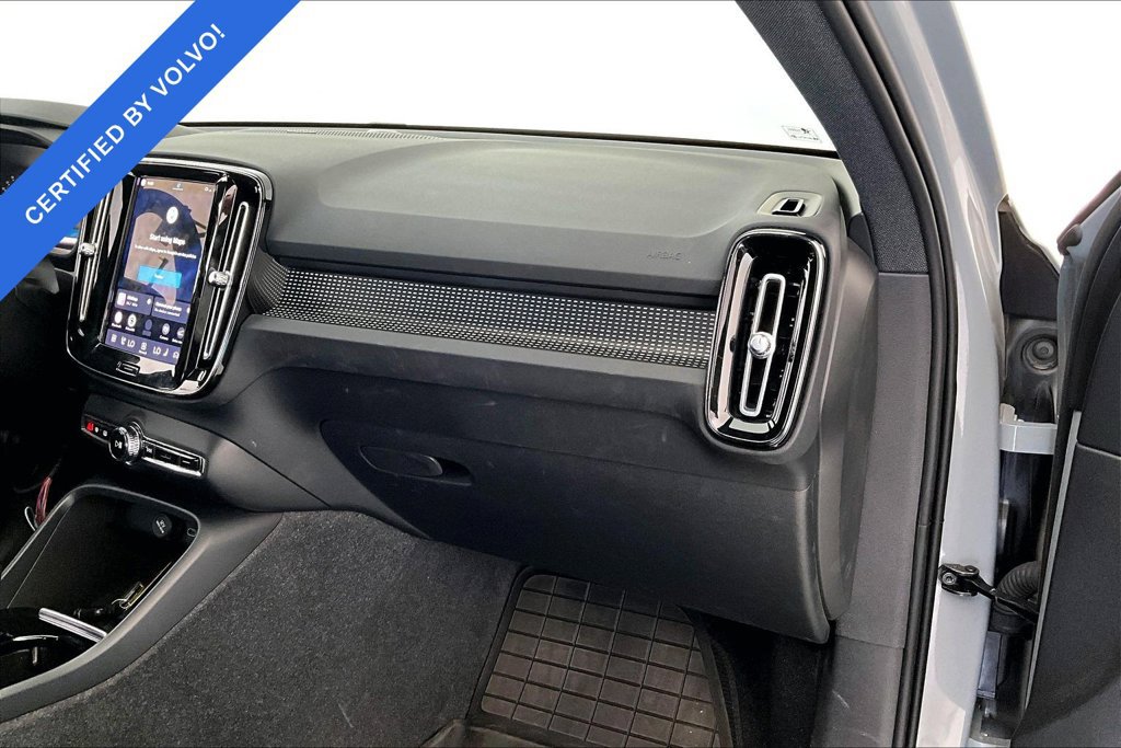 Used 2024 Volvo XC40 B5 Plus w/ Protection Package Premier AWD/4WD image 19