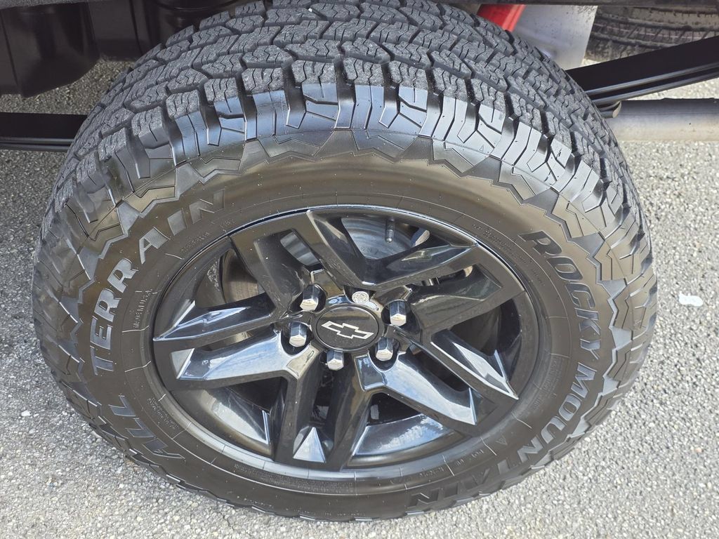 Used 2020 Chevrolet Silverado 1500 LT Trail Boss AWD/4WD image 33