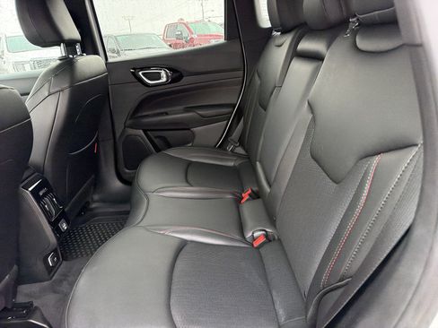 Used 2025 Jeep Compass Trailhawk AWD/4WD image 13