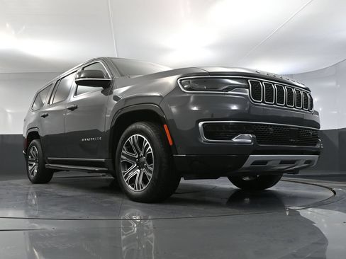 Used 2024 Jeep Wagoneer Series II w/ Flexible Seating Group AWD/4WD image 60