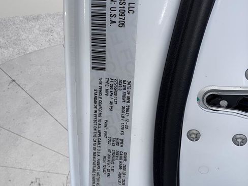 Used 2024 Jeep Grand Wagoneer L 4WD image 52