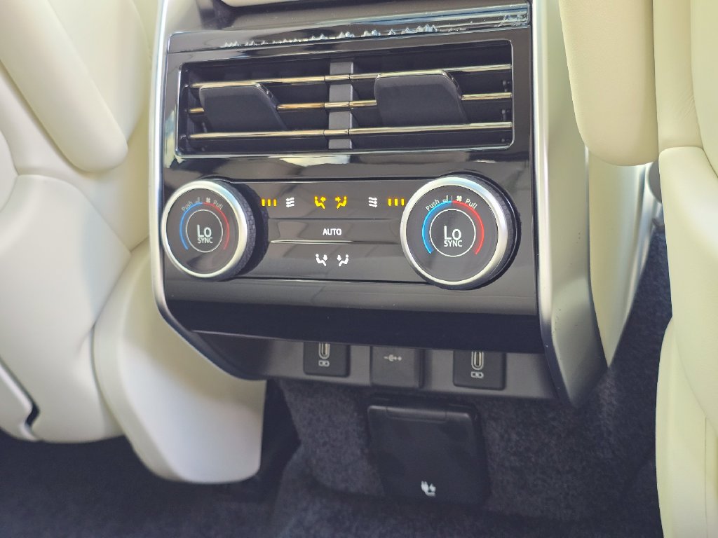 New 2026 Land Rover Range Rover SE AWD/4WD image 15
