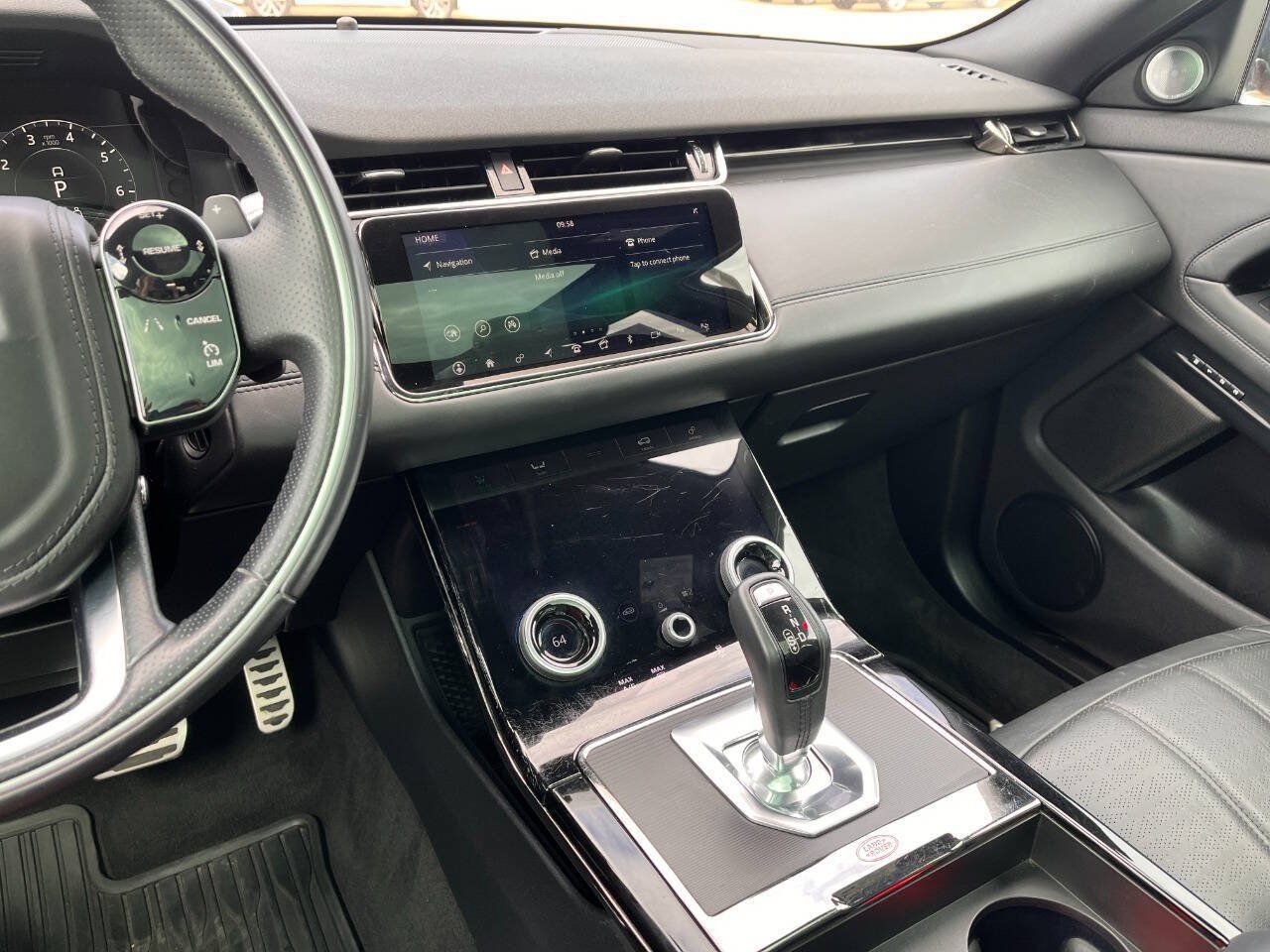 Used 2020 Land Rover Range Rover Evoque R-Dynamic HSE AWD/4WD image 12