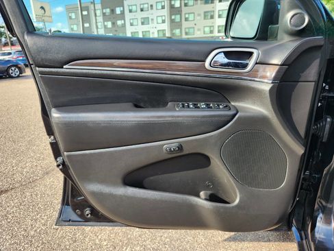 Used 2018 Jeep Grand Cherokee Overland image 21