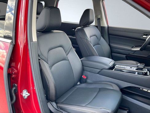 New 2026 Nissan Pathfinder SL FWD image 9