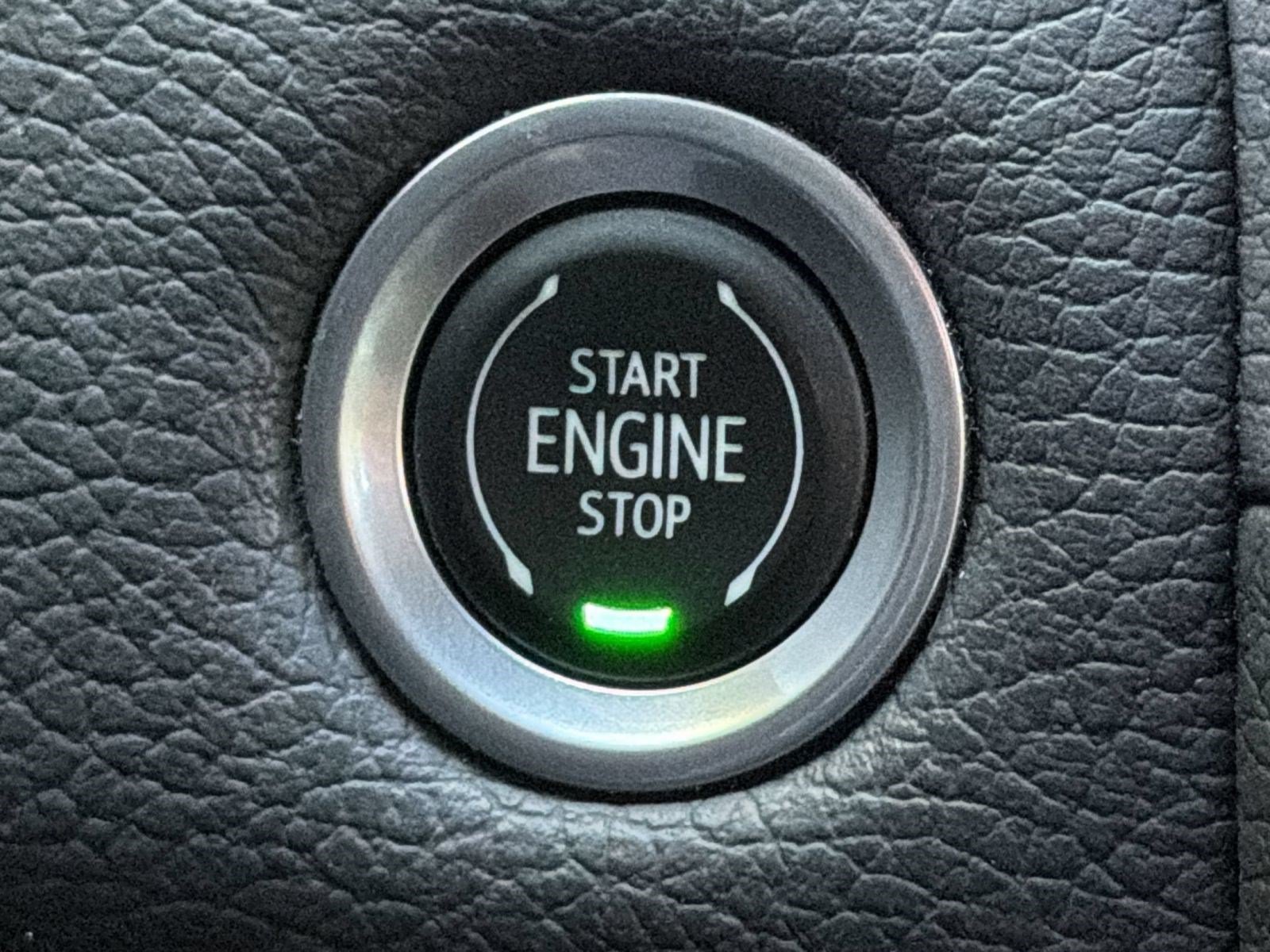 Used 2022 GMC Yukon Denali AWD/4WD image 17