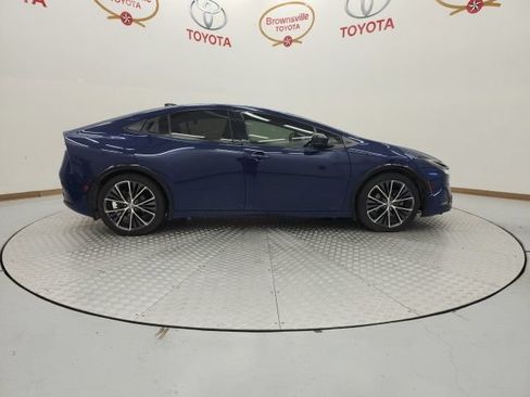 Used 2024 Toyota Prius XLE AWD/4WD image 3
