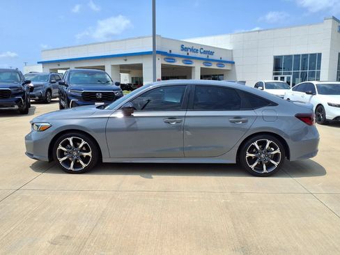 Used 2025 Honda Civic Sport Touring image 3