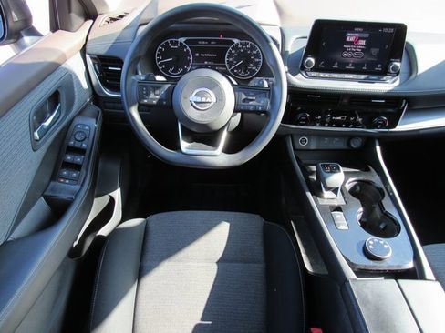 Used 2022 Nissan Rogue SV image 13