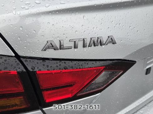 Used 2024 Nissan Altima 2.5 SL FWD image 10