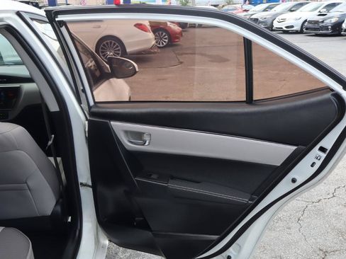 Used 2018 Toyota Corolla LE FWD image 19