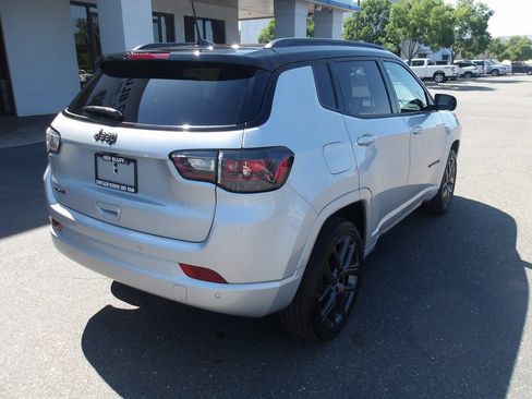 New 2025 Jeep Compass Limited w/ High Altitude Package image 8