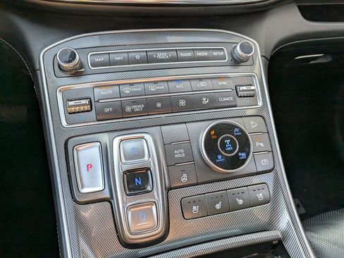 Certified 2022 Hyundai Santa Fe Limited image 39