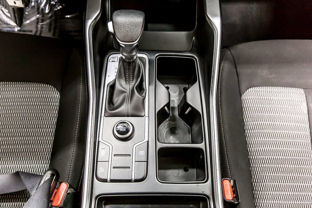 Used 2023 Kia Sorento LX FWD image 21
