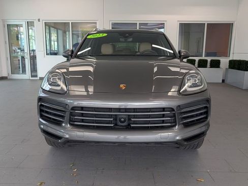 Used 2023 Porsche Cayenne image 2