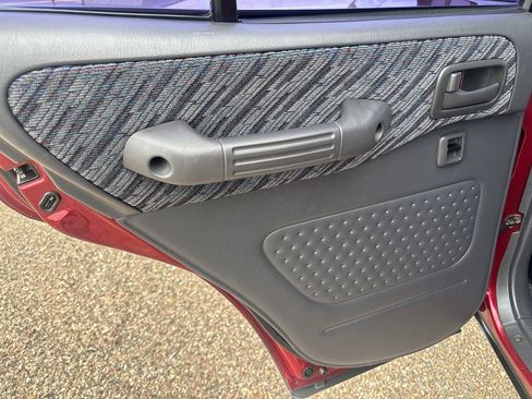 Used 1999 Toyota RAV4 2WD 4-Door image 15