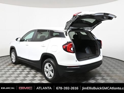 Used 2024 GMC Terrain SLE image 28