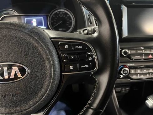 Used 2018 Kia Niro EX image 26