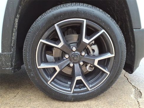 New 2026 Jeep Cherokee Overland image 9