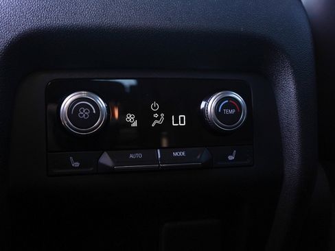 Used 2024 GMC Acadia AT4 w/ Luxury Package AWD/4WD image 17