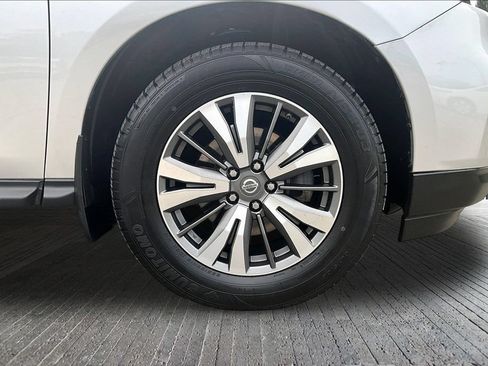 Used 2017 Nissan Pathfinder SL w/ SL Premium Package AWD/4WD image 10