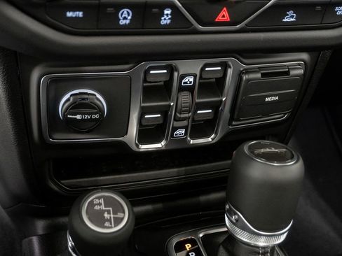 New 2026 Jeep Gladiator Sport image 17