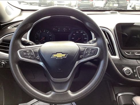 Used 2022 Chevrolet Malibu LS FWD image 5