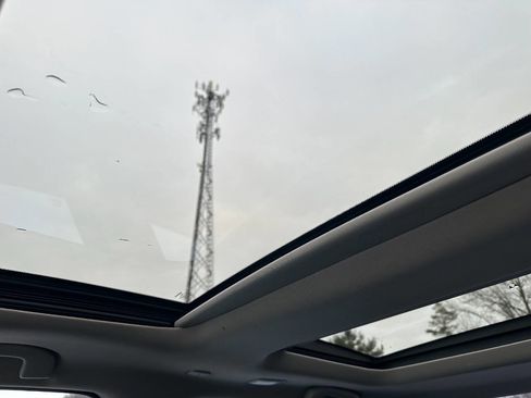 Used 2017 Nissan Maxima Platinum image 27