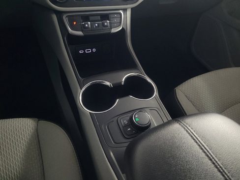 Used 2024 GMC Terrain SLE FWD image 26