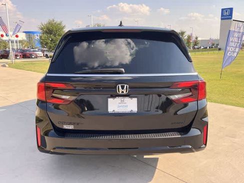 Certified 2026 Honda Odyssey Sport-L image 6
