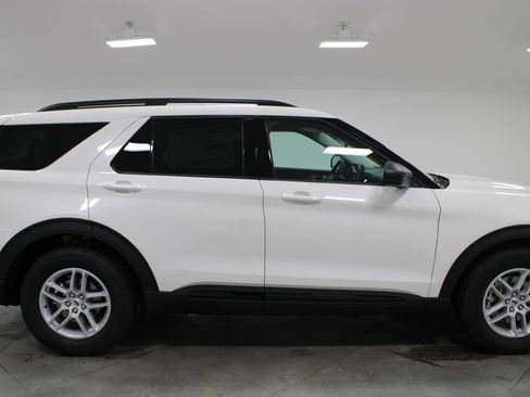 New 2026 Ford Explorer Active RWD image 11