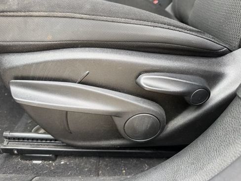 Used 2018 Jeep Renegade Altitude FWD image 13