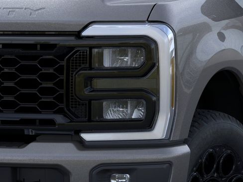 New 2026 Ford F250 Lariat w/ Black Appearance Package AWD/4WD image 19